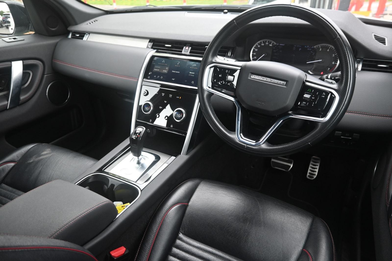 Land Rover Discovery Sport image 3