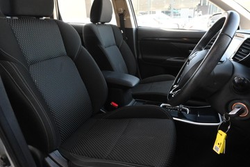 https://dvg-vehicle-assets.s3.amazonaws.com/U15228/1johb86re99vayyq9co7rh2vw.jpg