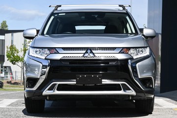 https://dvg-vehicle-assets.s3.amazonaws.com/U15228/7qhqd41lc7j3x4z8jc06pau5o.jpg