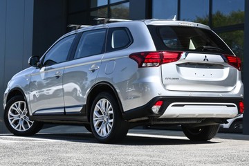 https://dvg-vehicle-assets.s3.amazonaws.com/U15228/8z36d3lo55h2yadadc34b2ren.jpg