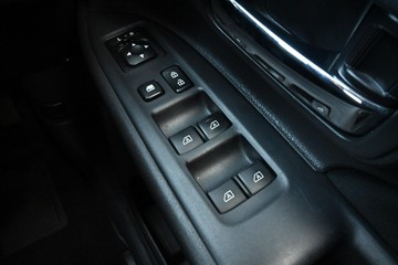 https://dvg-vehicle-assets.s3.amazonaws.com/U15228/bcnh9ch6yl6irsrb8ns2vnl3p.jpg