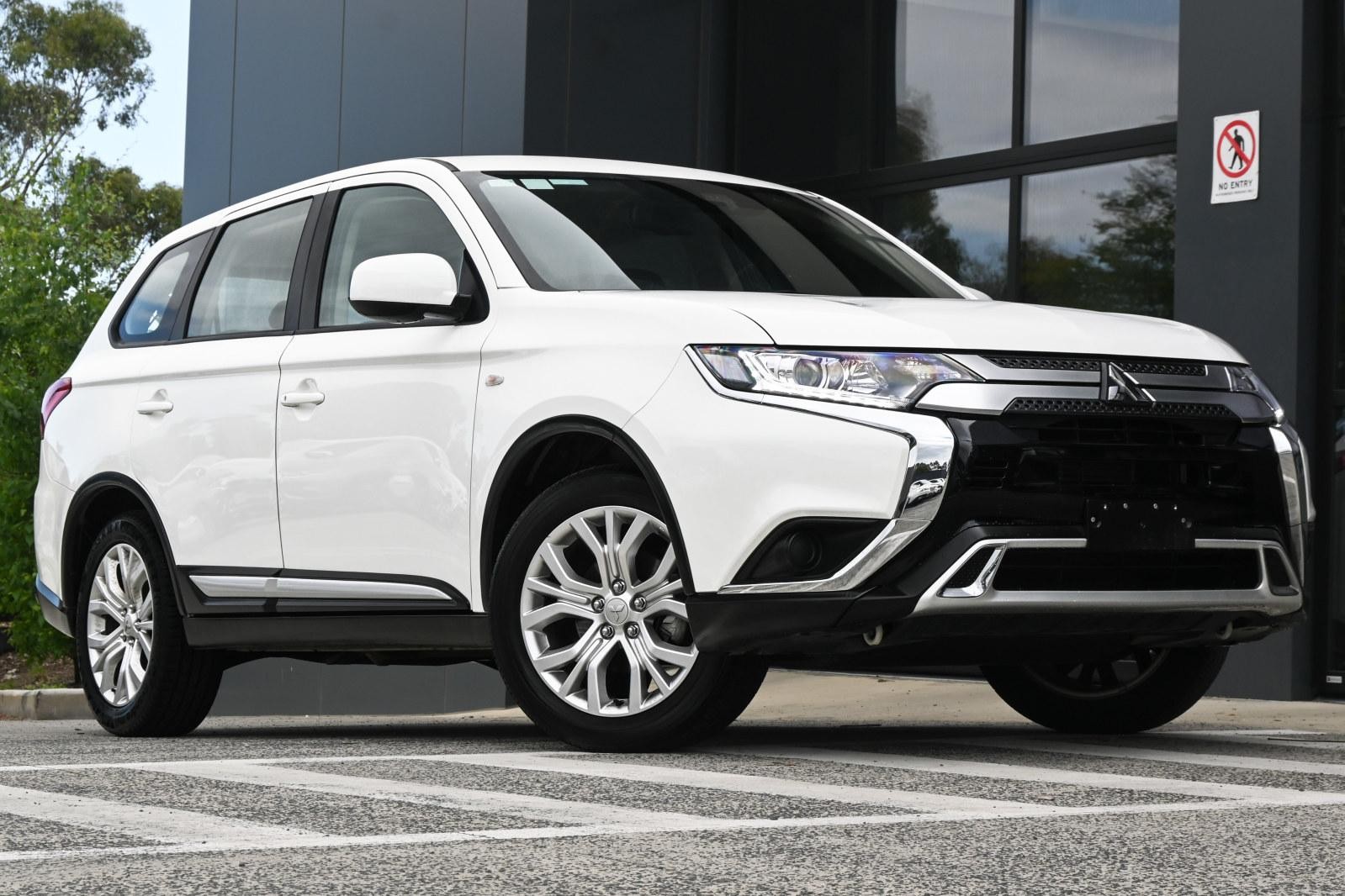 Mitsubishi Outlander image 1