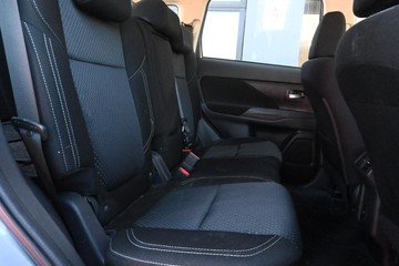 https://dvg-vehicle-assets.s3.amazonaws.com/U15233/23kkhrk2471umnttquegrx6su.jpg
