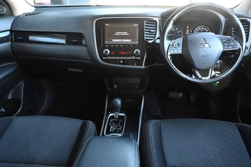 https://dvg-vehicle-assets.s3.amazonaws.com/U15233/39zrr9xto7sxvd1mt12x2giqc.jpg