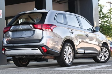 https://dvg-vehicle-assets.s3.amazonaws.com/U15233/3c1f0urdv5kjflxi2dn1wqr55.jpg
