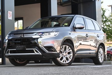 https://dvg-vehicle-assets.s3.amazonaws.com/U15233/5op8z3ckrqhfmv3ufzzgu8m45.jpg