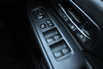 https://dvg-vehicle-assets.s3.amazonaws.com/U15233/e5monspd110rnuu59vtlo4qze.jpg