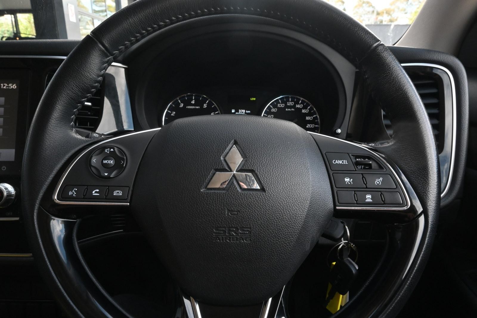 Mitsubishi Outlander image 4