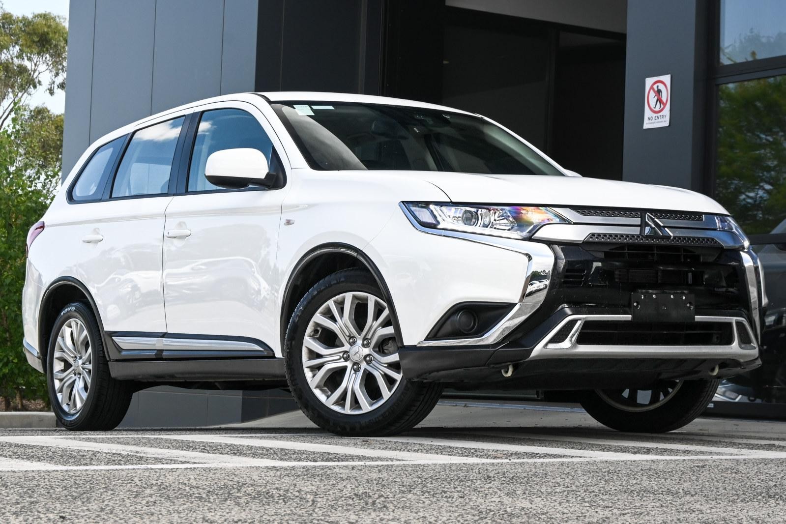 Mitsubishi Outlander image 1