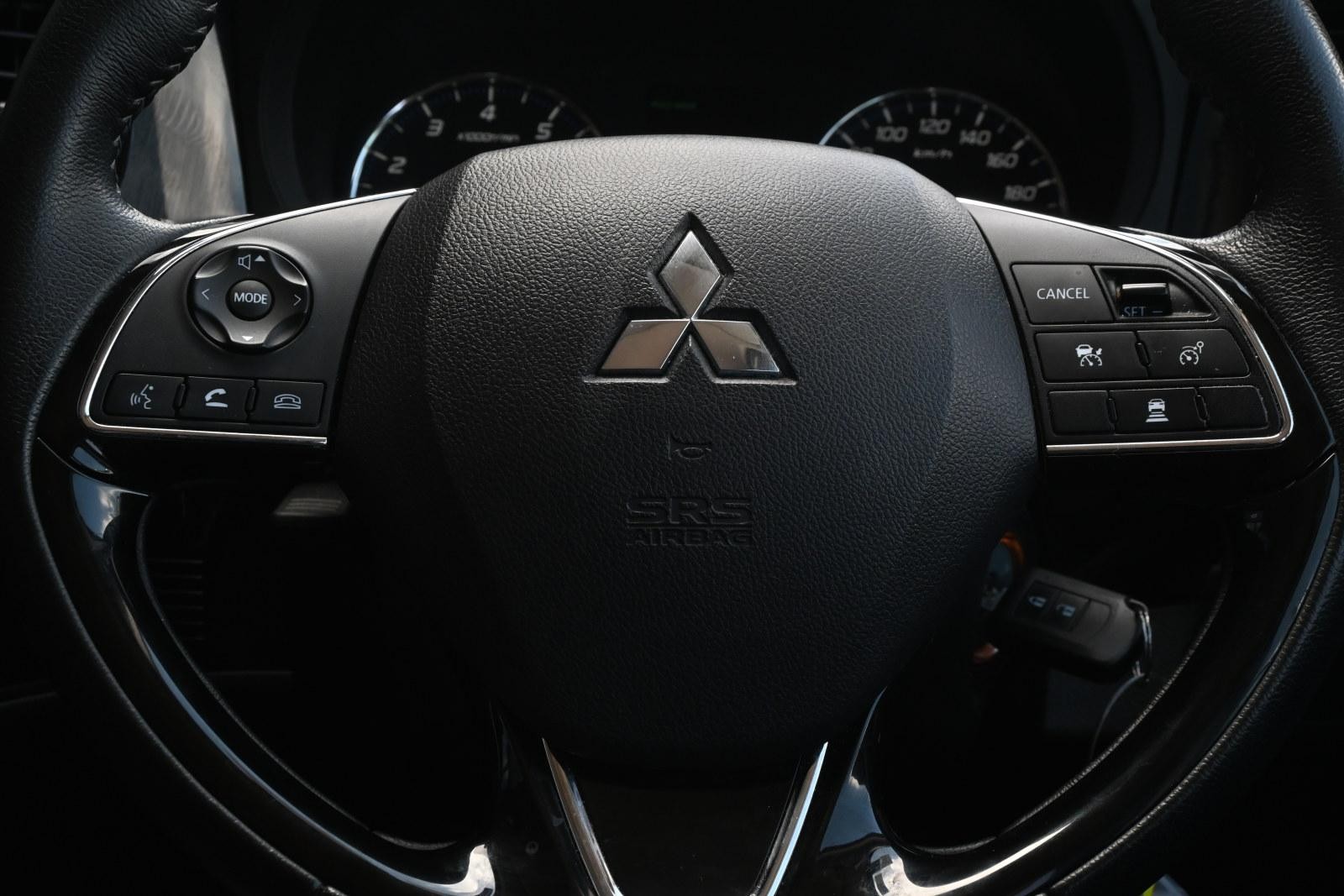 Mitsubishi Outlander image 4