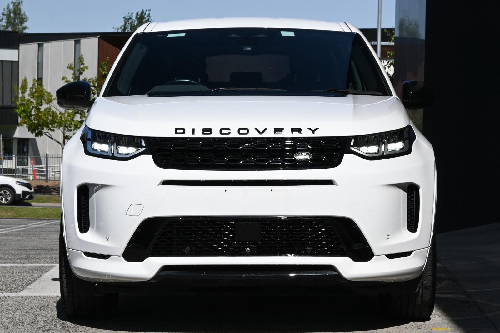 Land Rover Discovery Sport image 2