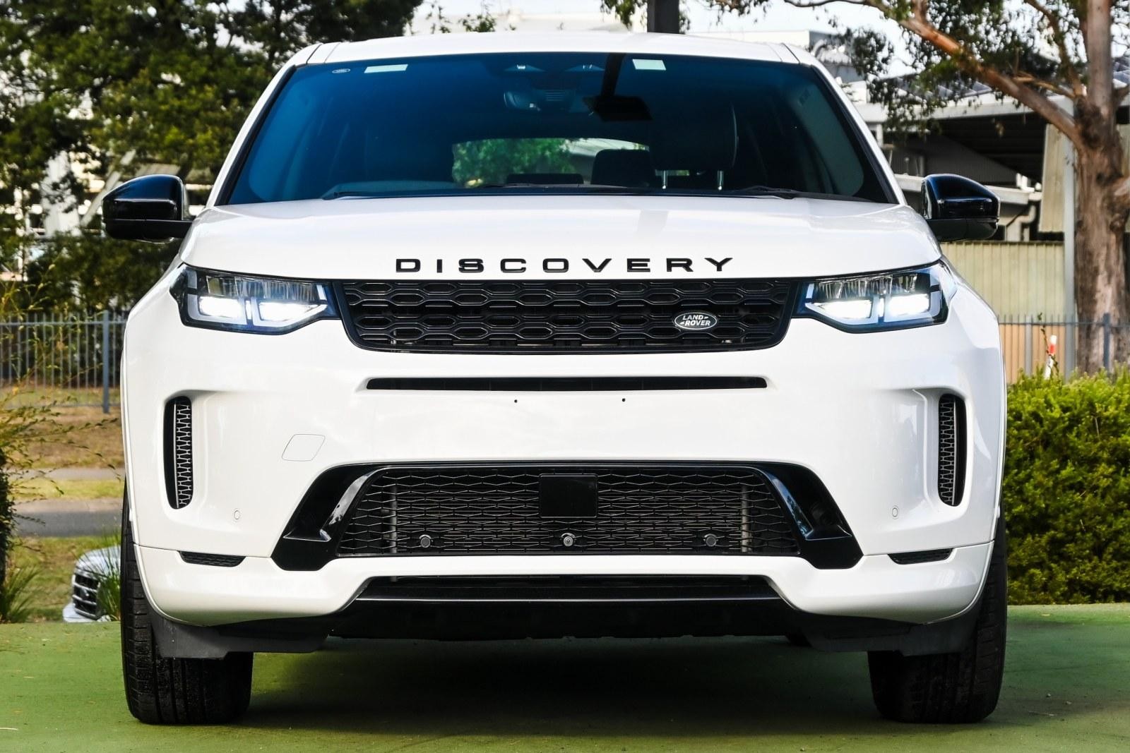 Land Rover Discovery Sport image 2