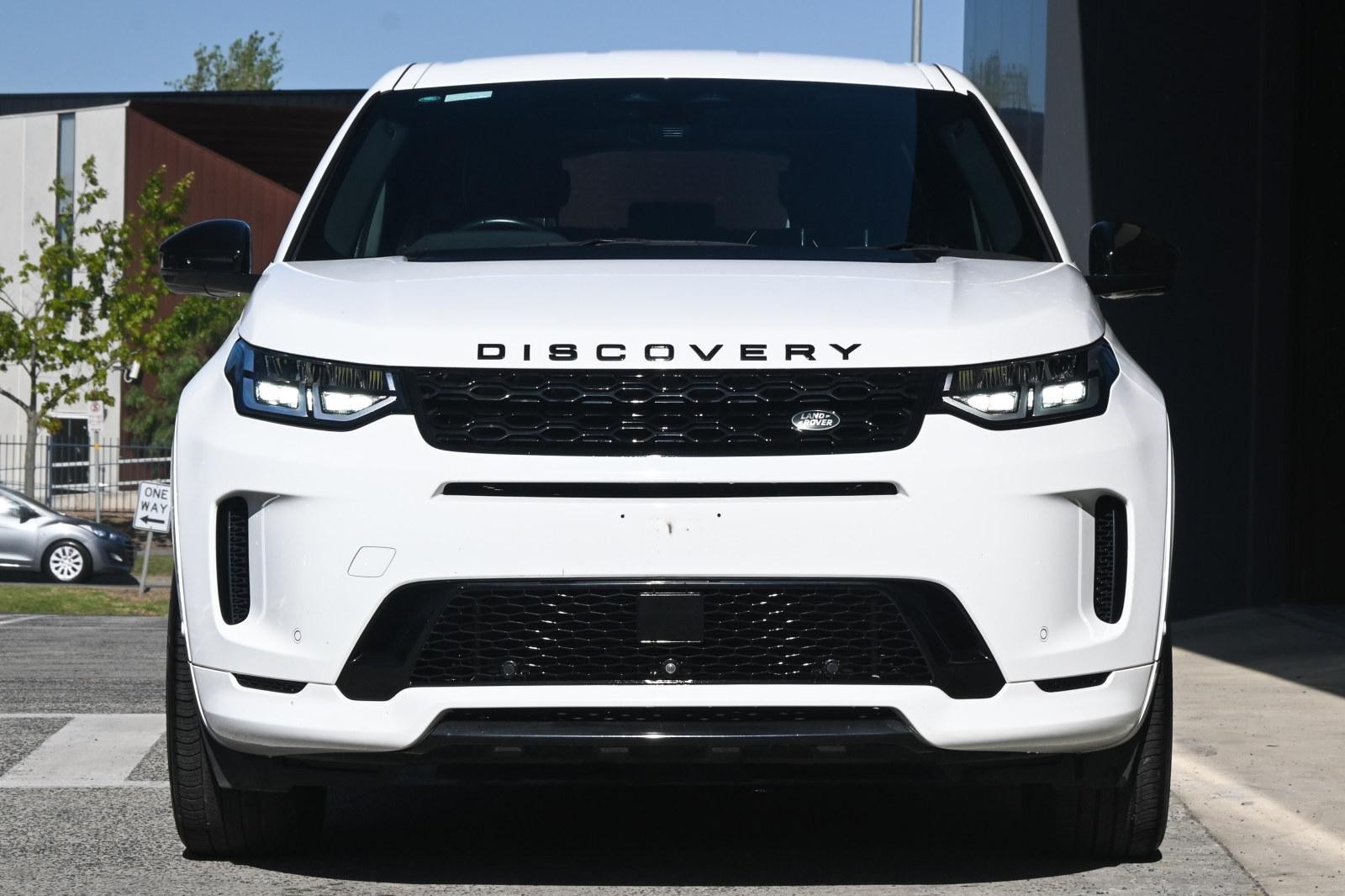 Land Rover Discovery Sport image 2