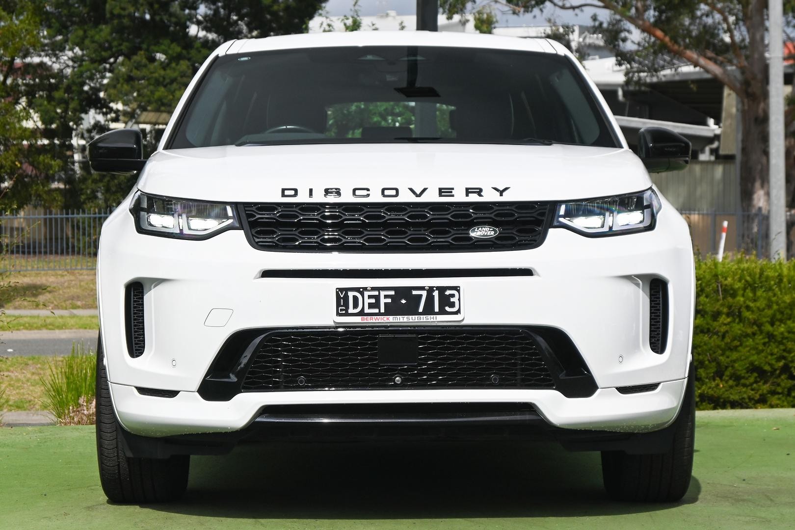 Land Rover Discovery Sport image 2