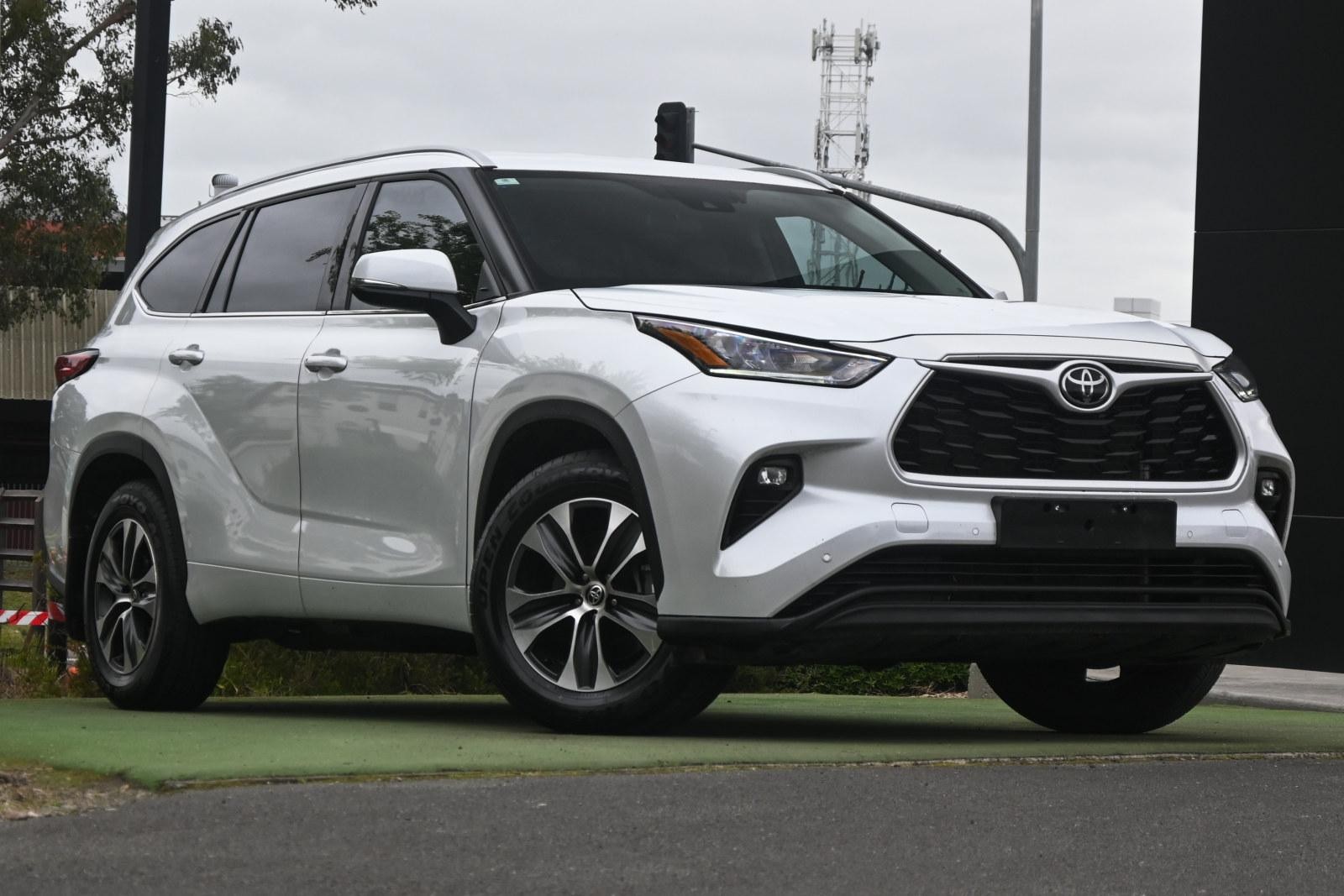 Toyota Kluger image 1