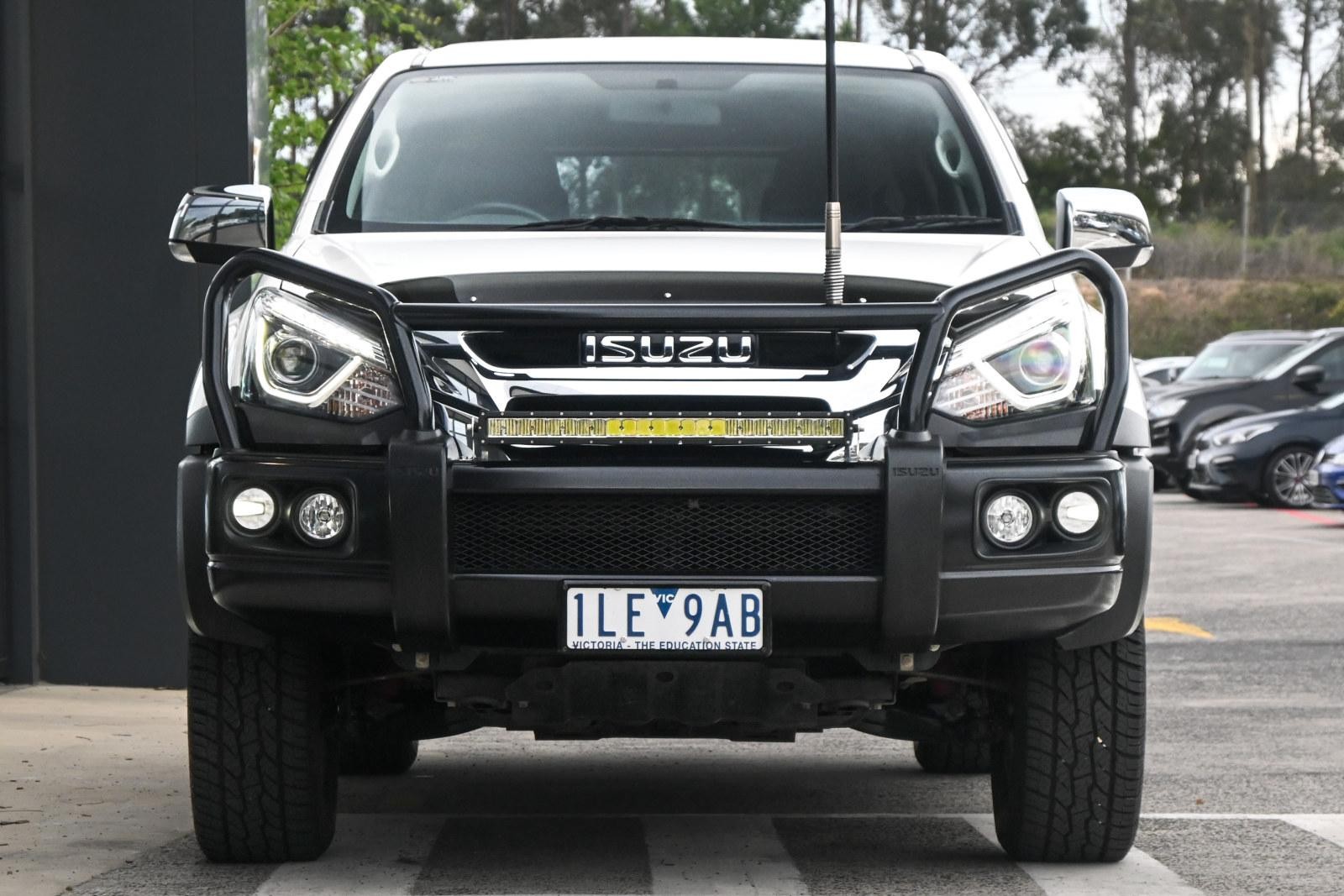 Isuzu Mu-x image 2