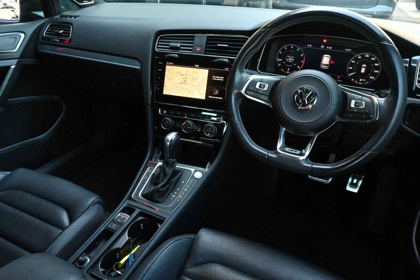 Volkswagen Golf image 3