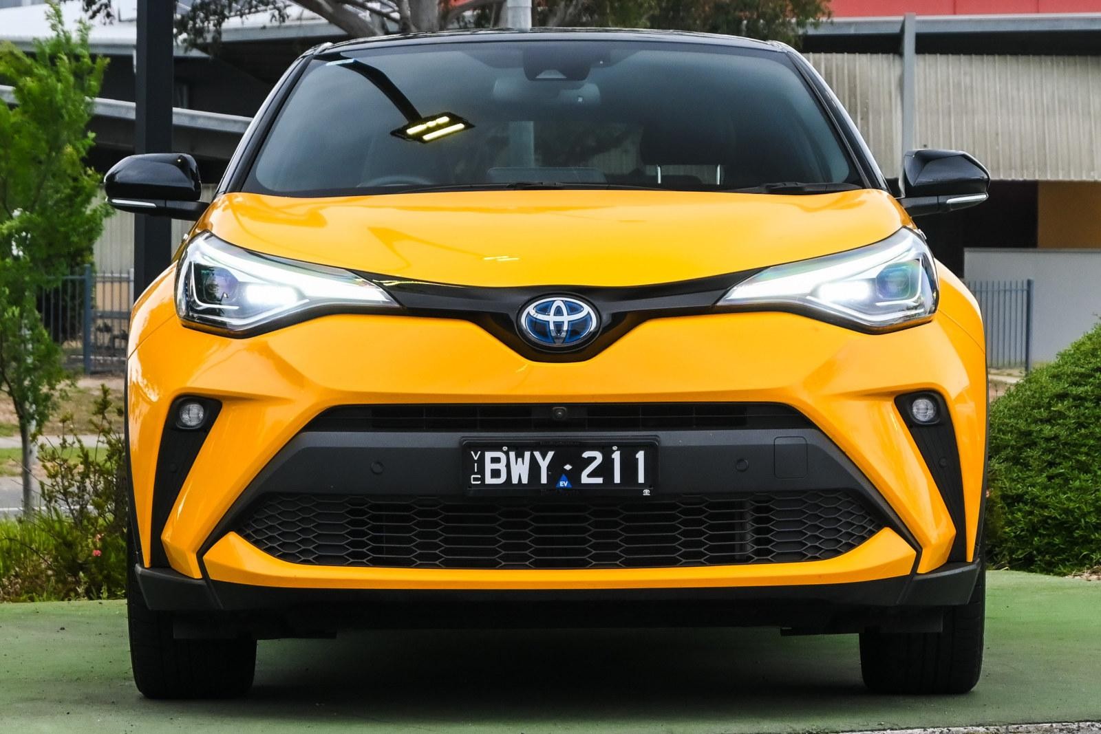 Toyota C-hr image 2