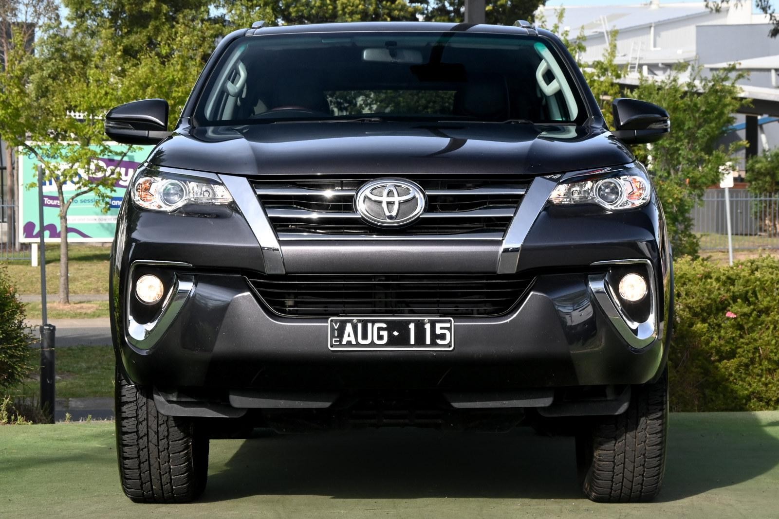 Toyota Fortuner image 2