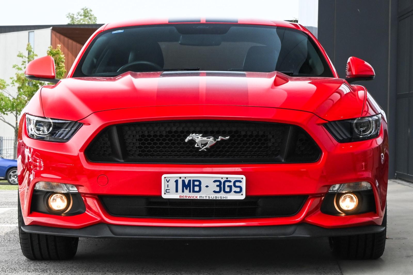 Ford Mustang image 2