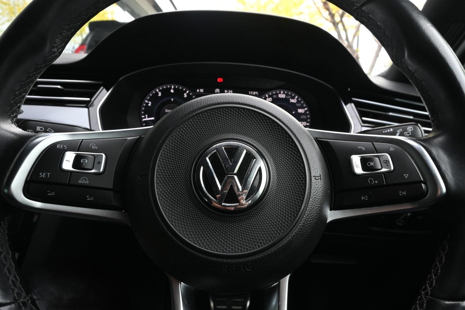 Volkswagen Passat image 4