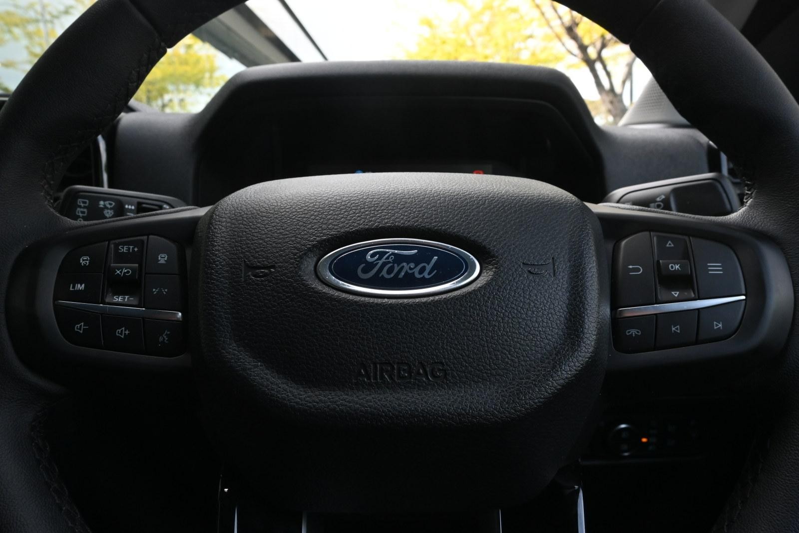 Ford Everest image 4