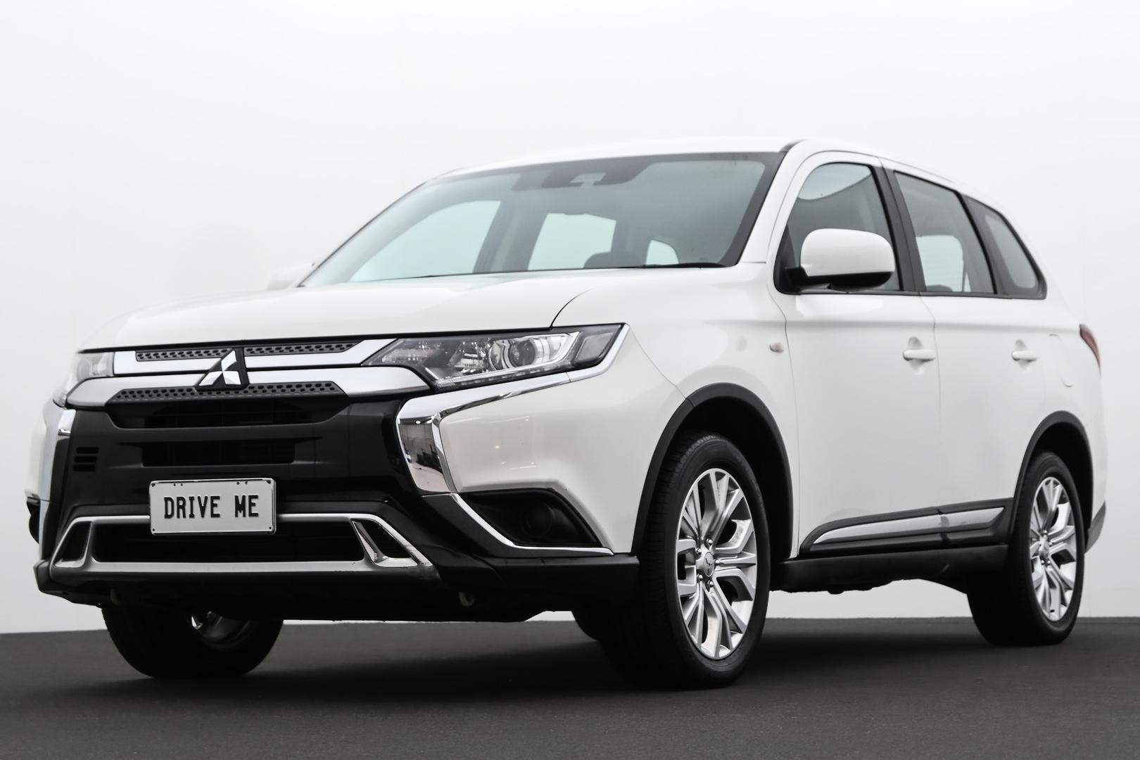 Mitsubishi Outlander image 1