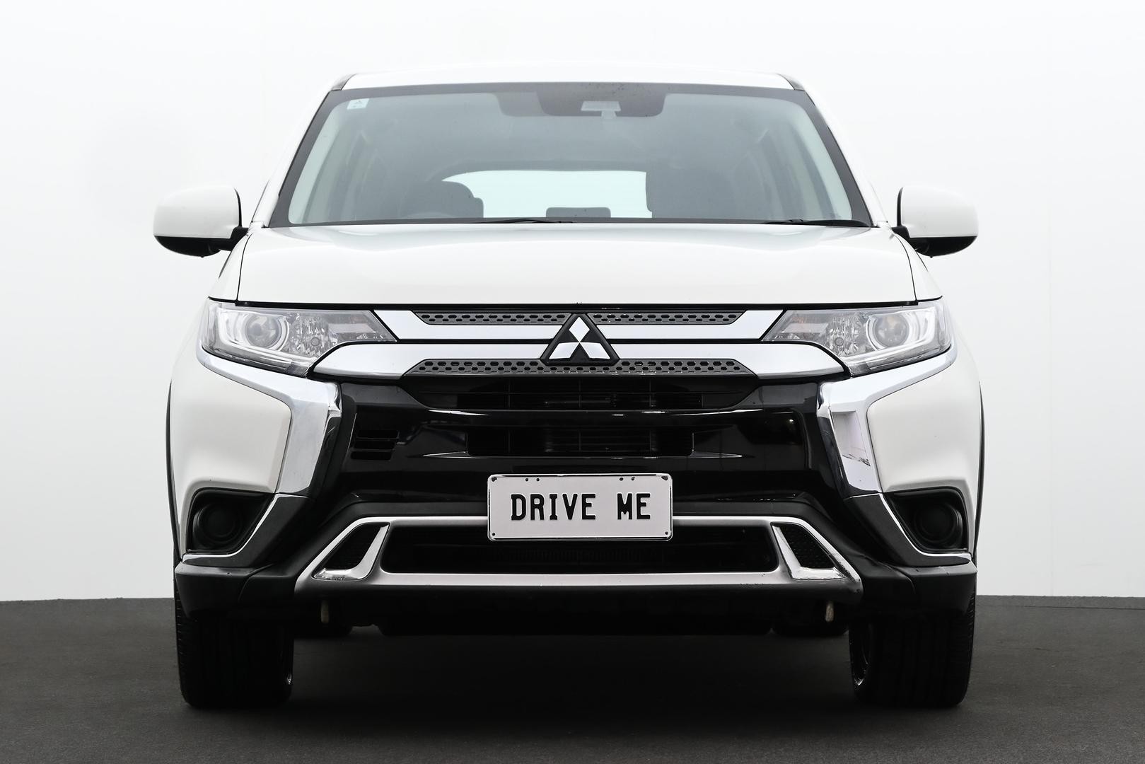 Mitsubishi Outlander image 2