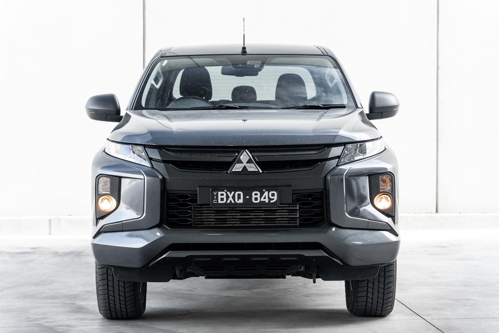 Mitsubishi Triton image 2