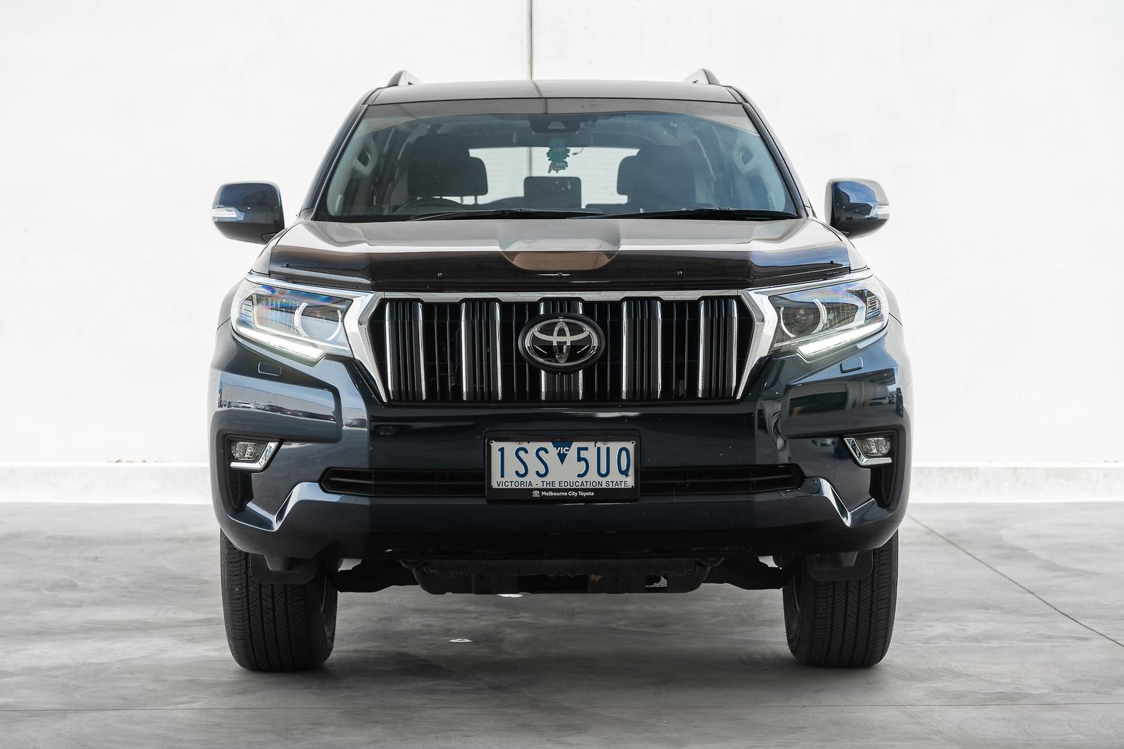 Toyota Landcruiser Prado image 2