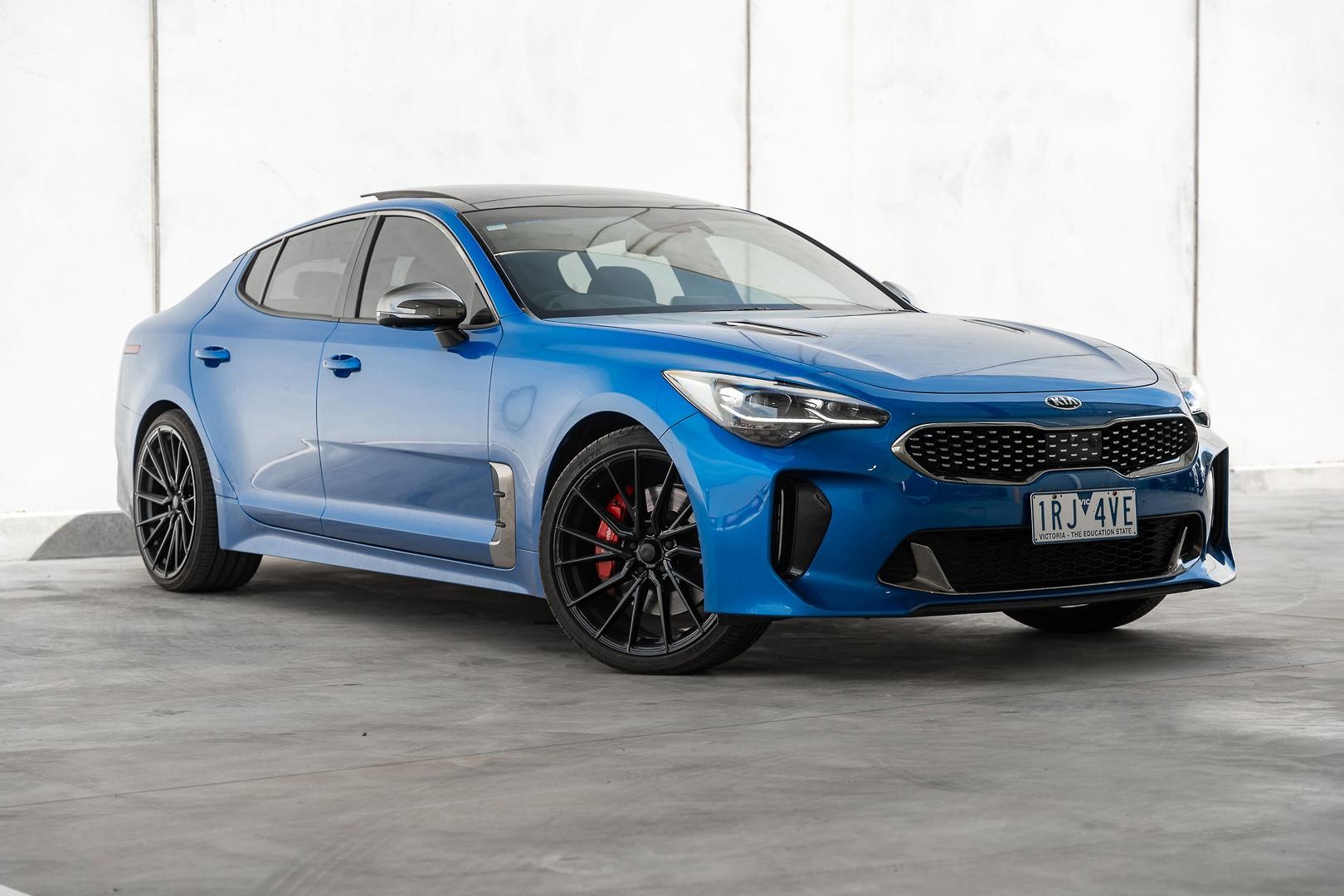 Kia Stinger image 1