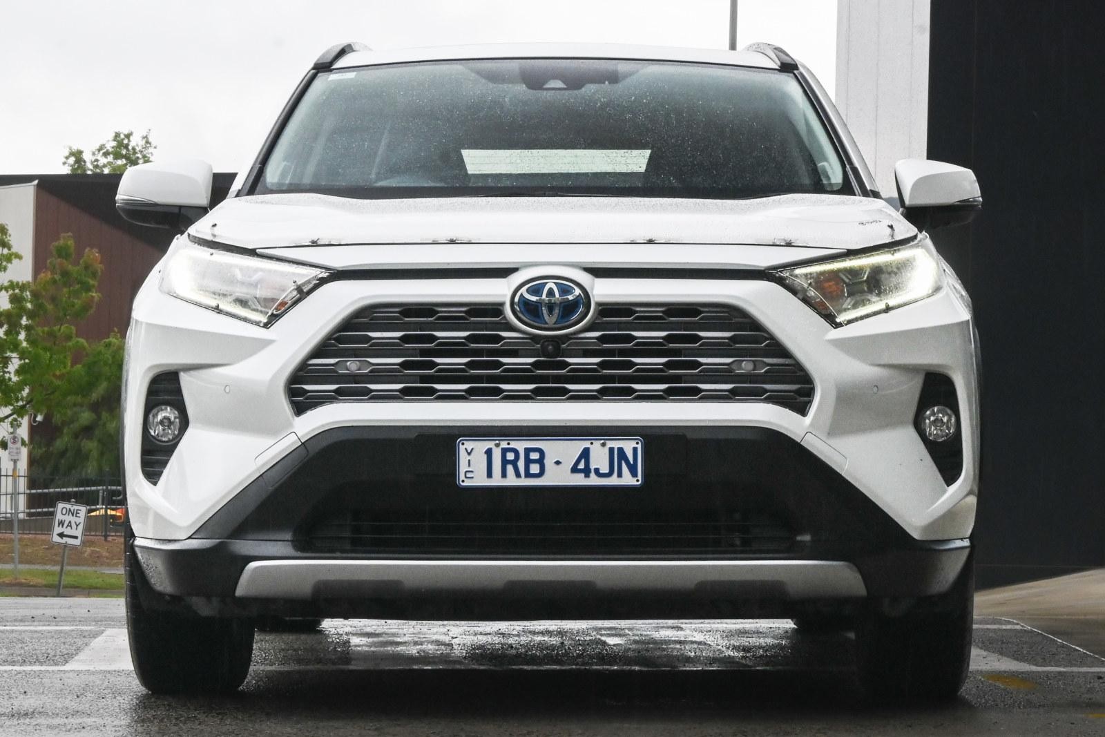 Toyota Rav4 image 2