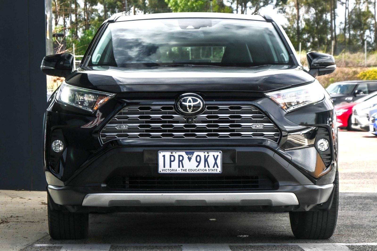 Toyota Rav4 image 2