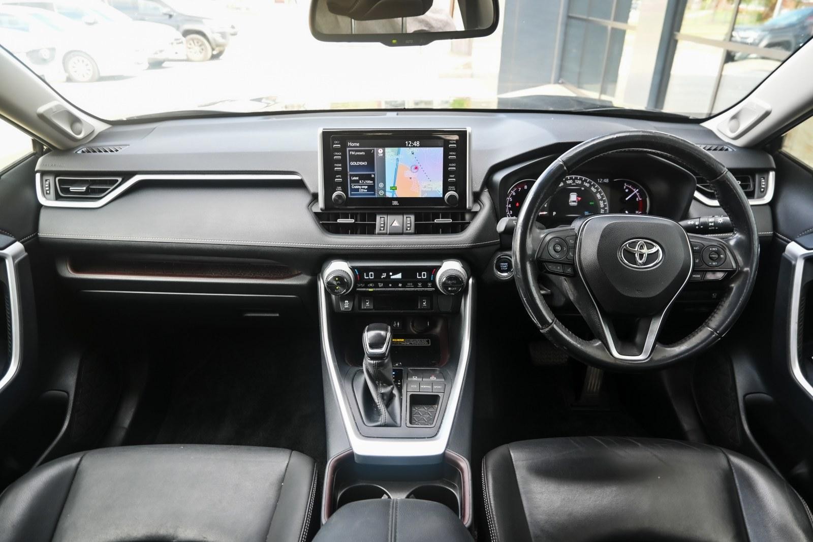 Toyota Rav4 image 3