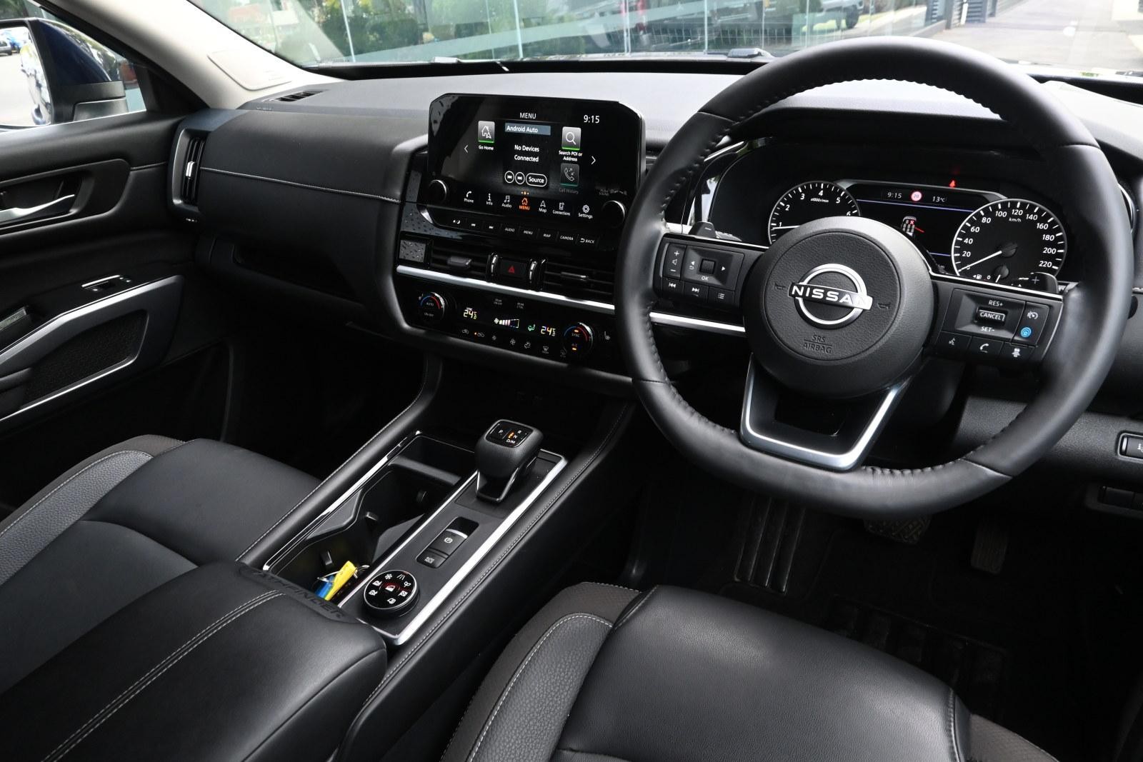 Nissan Pathfinder image 3