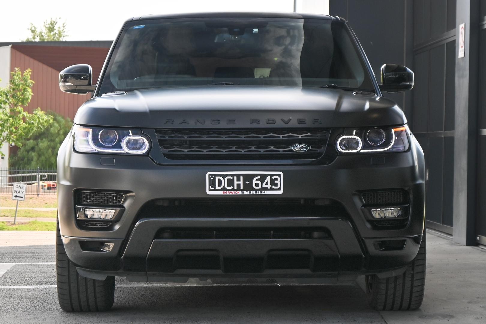 Land Rover Range Rover Sport image 2