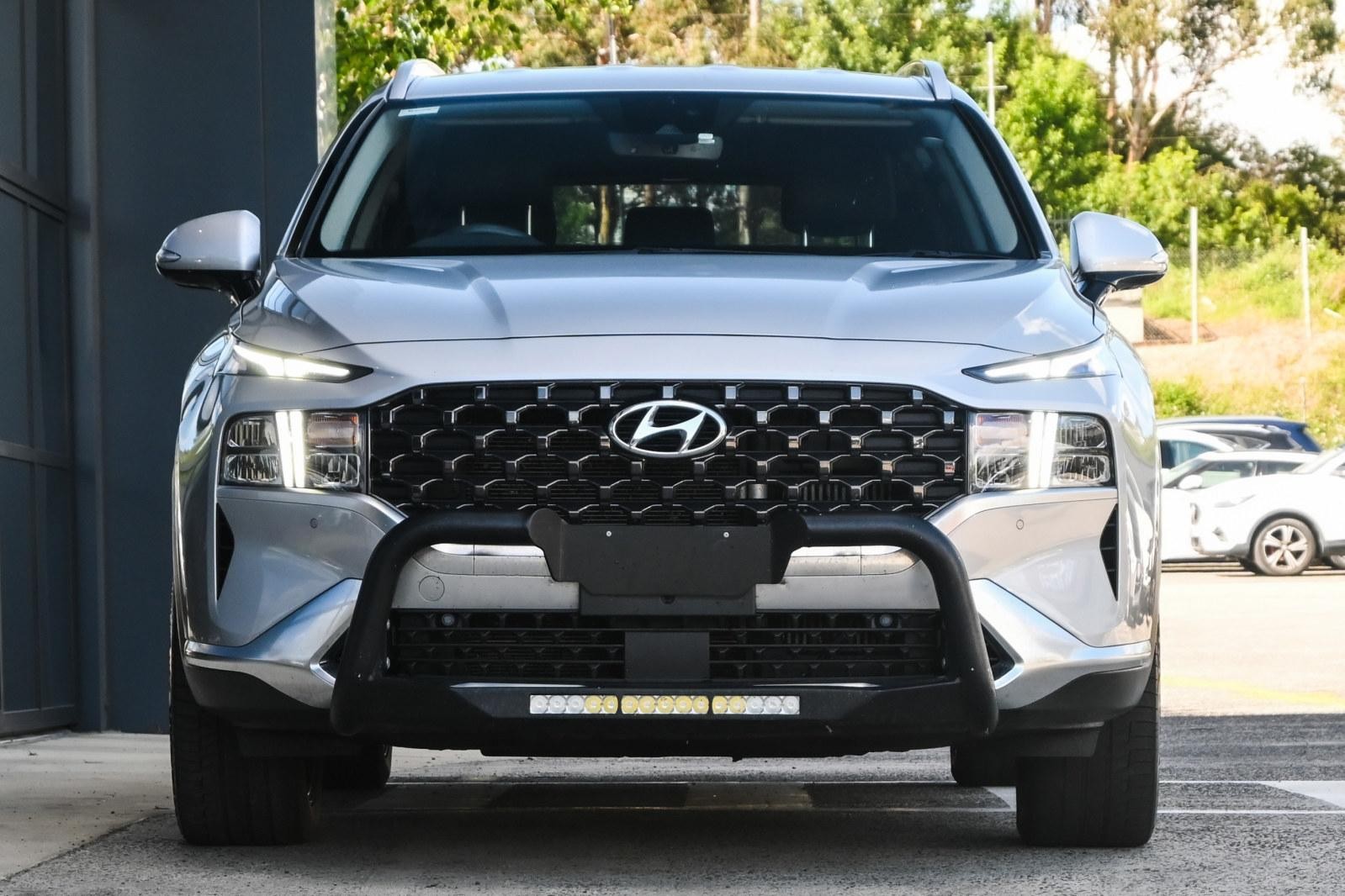 Hyundai Santa Fe image 2