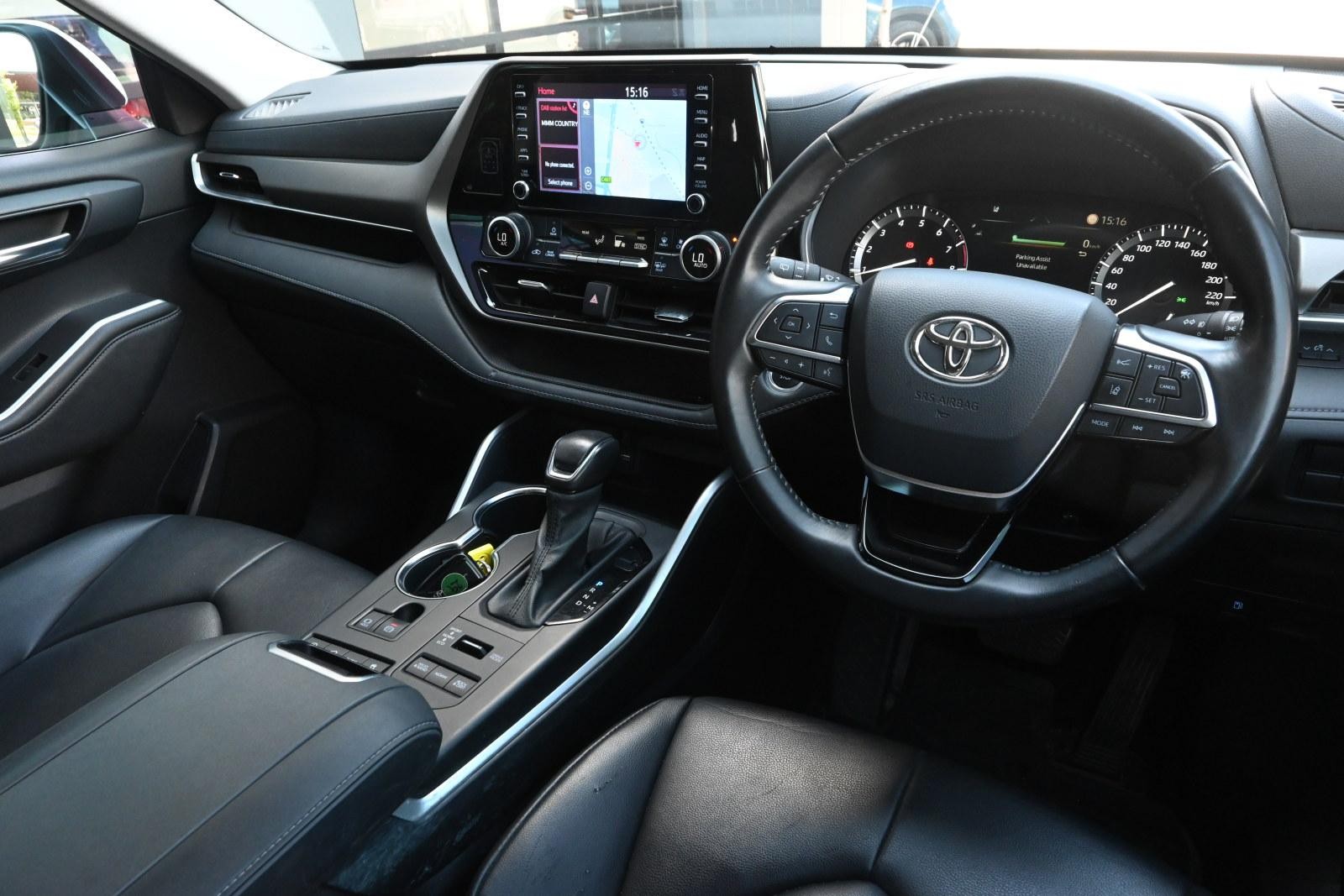 Toyota Kluger image 3