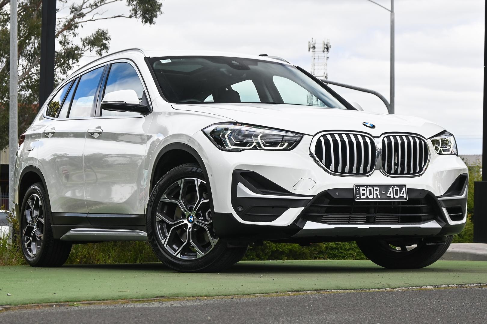 BMW X1 image 1