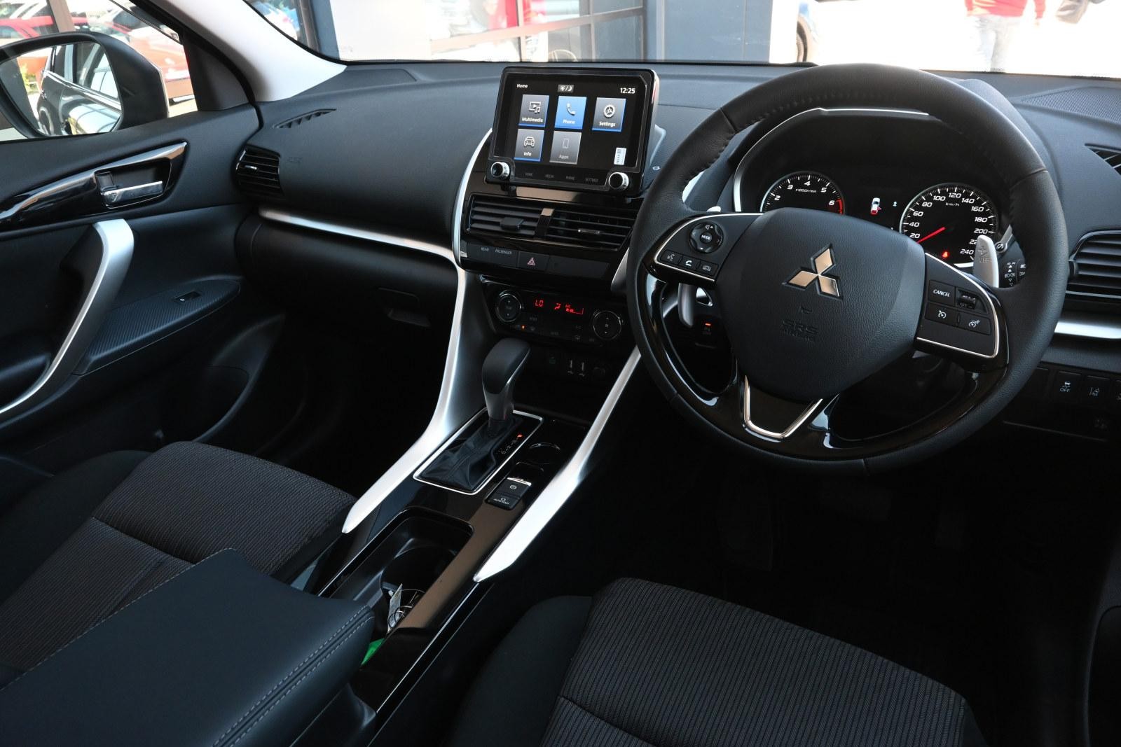 Mitsubishi Eclipse Cross image 3