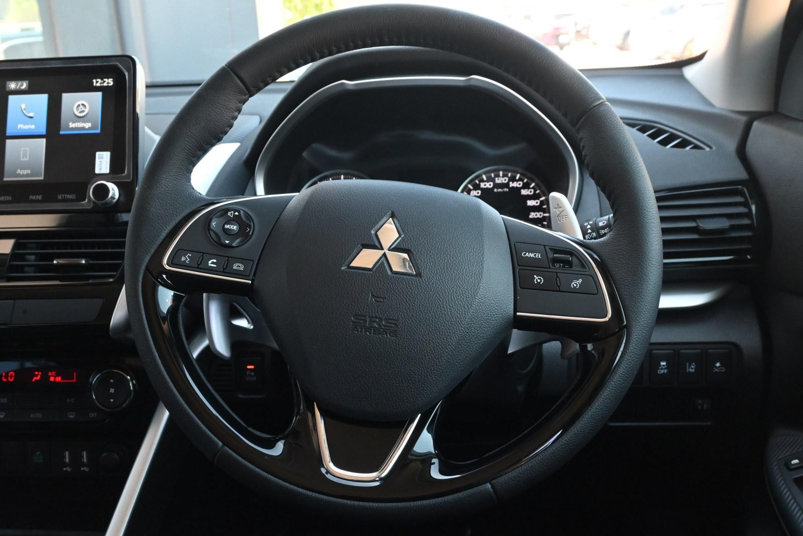 Mitsubishi Eclipse Cross image 4