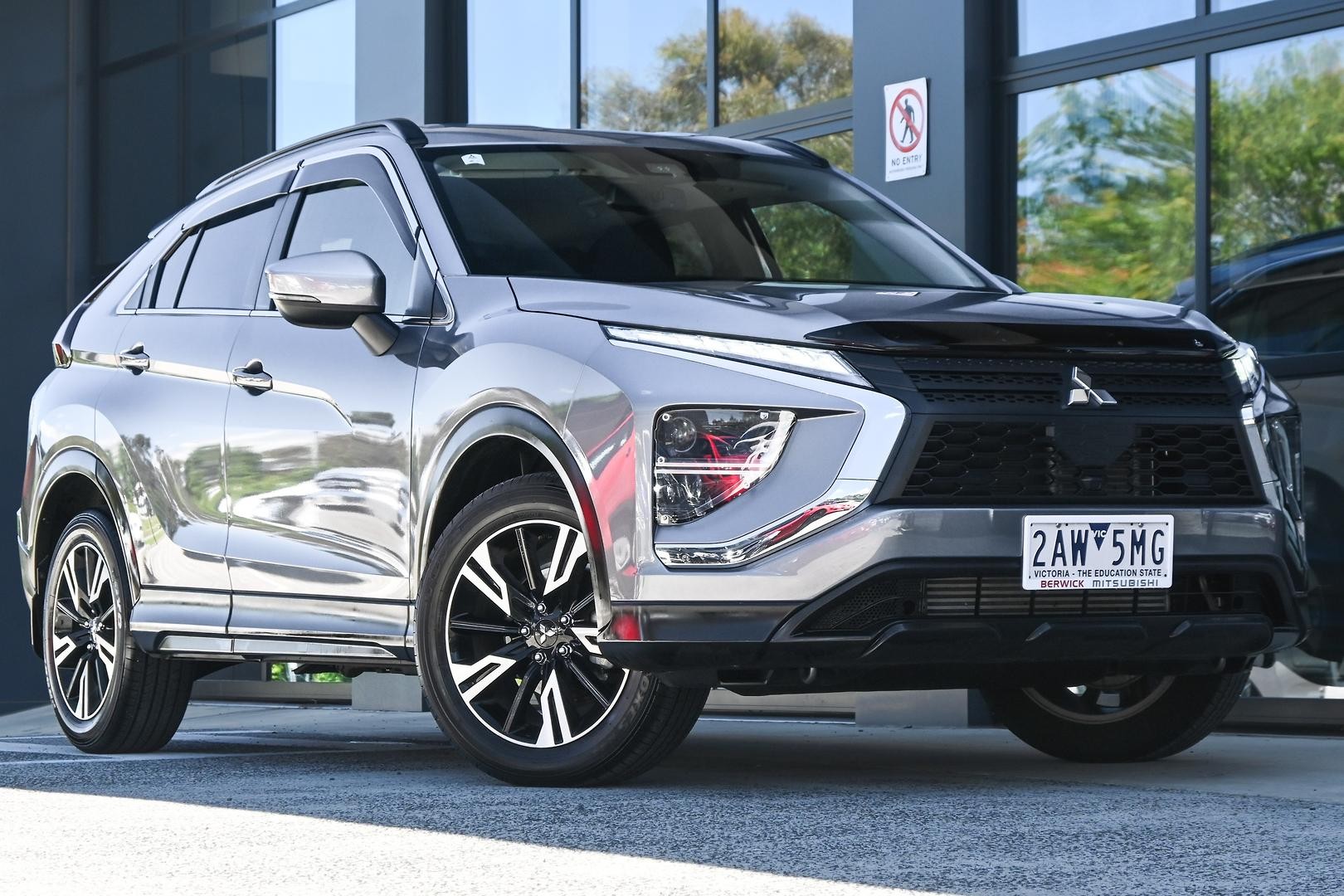 Mitsubishi Eclipse Cross image 1