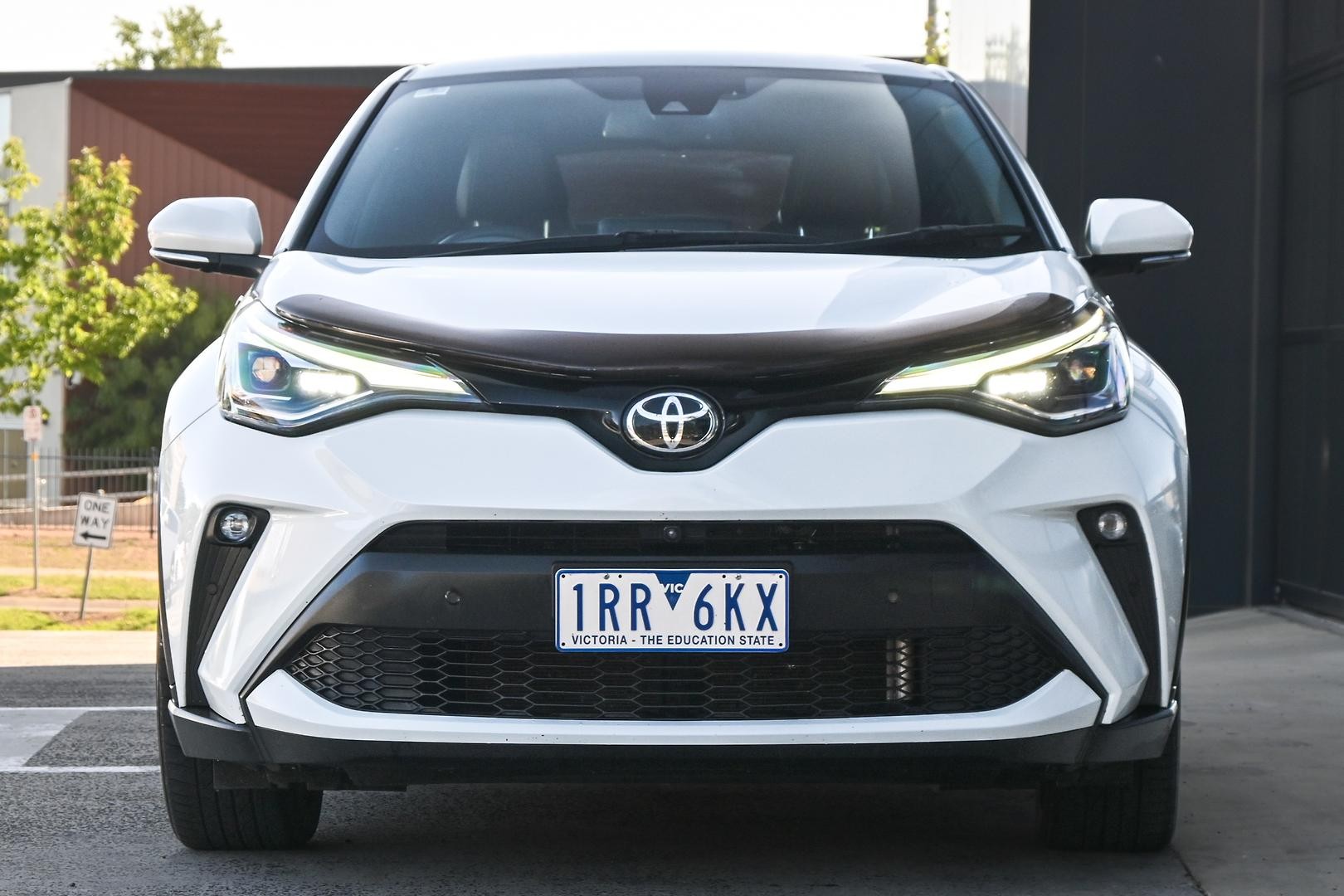 Toyota C-hr image 2