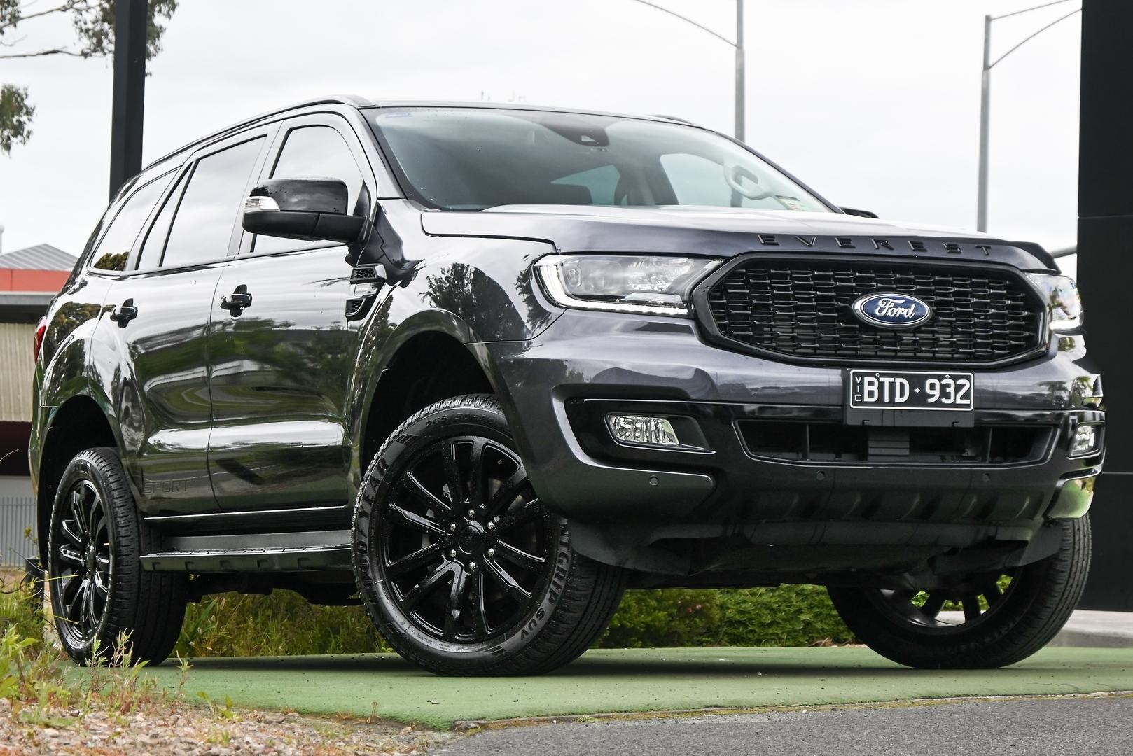 Ford Everest image 1