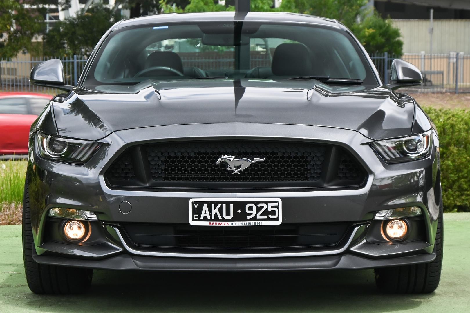 Ford Mustang image 2