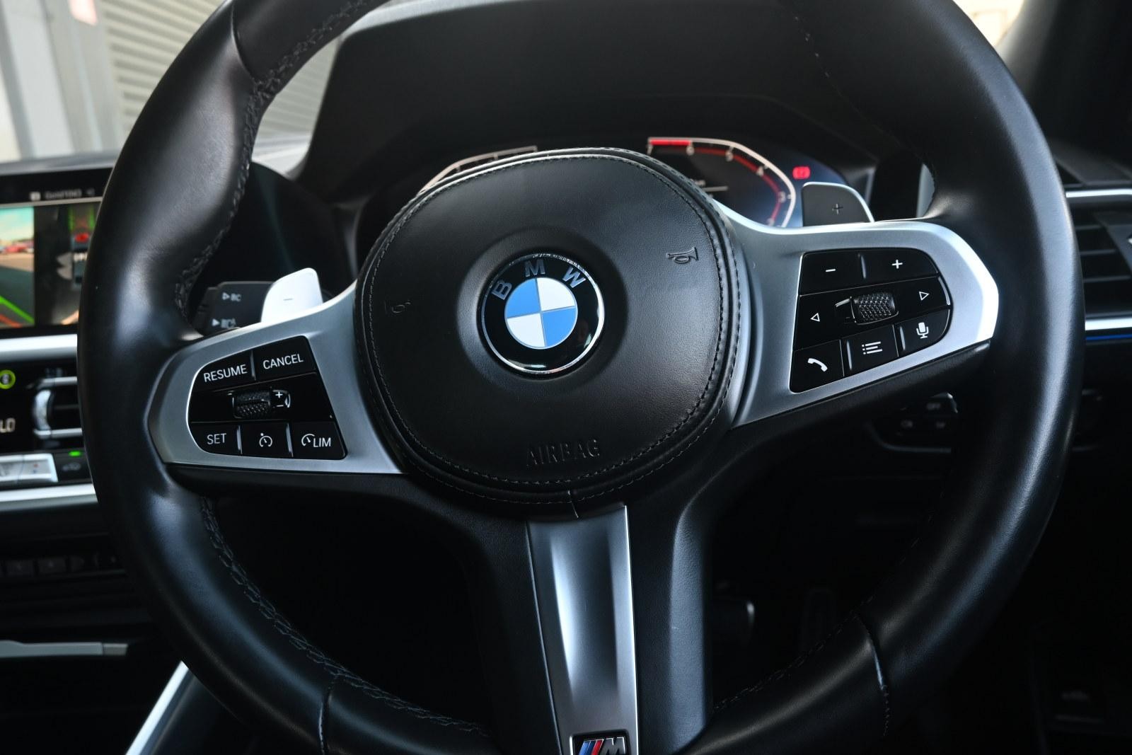 BMW 3 Series image 4