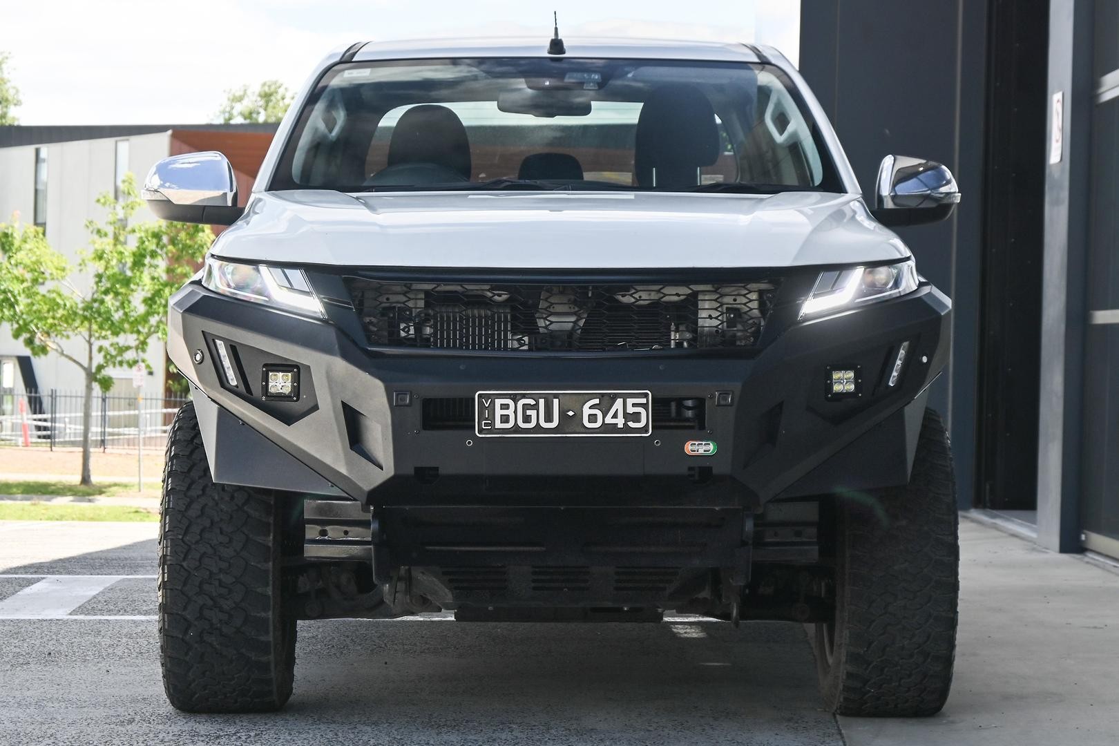 Mitsubishi Triton image 2