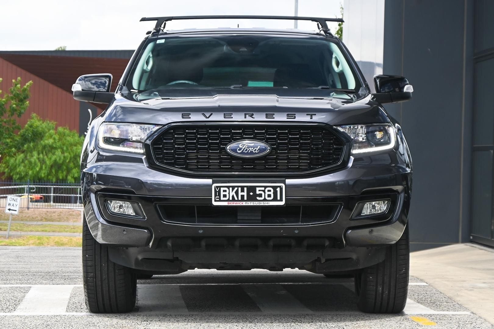 Ford Everest image 2