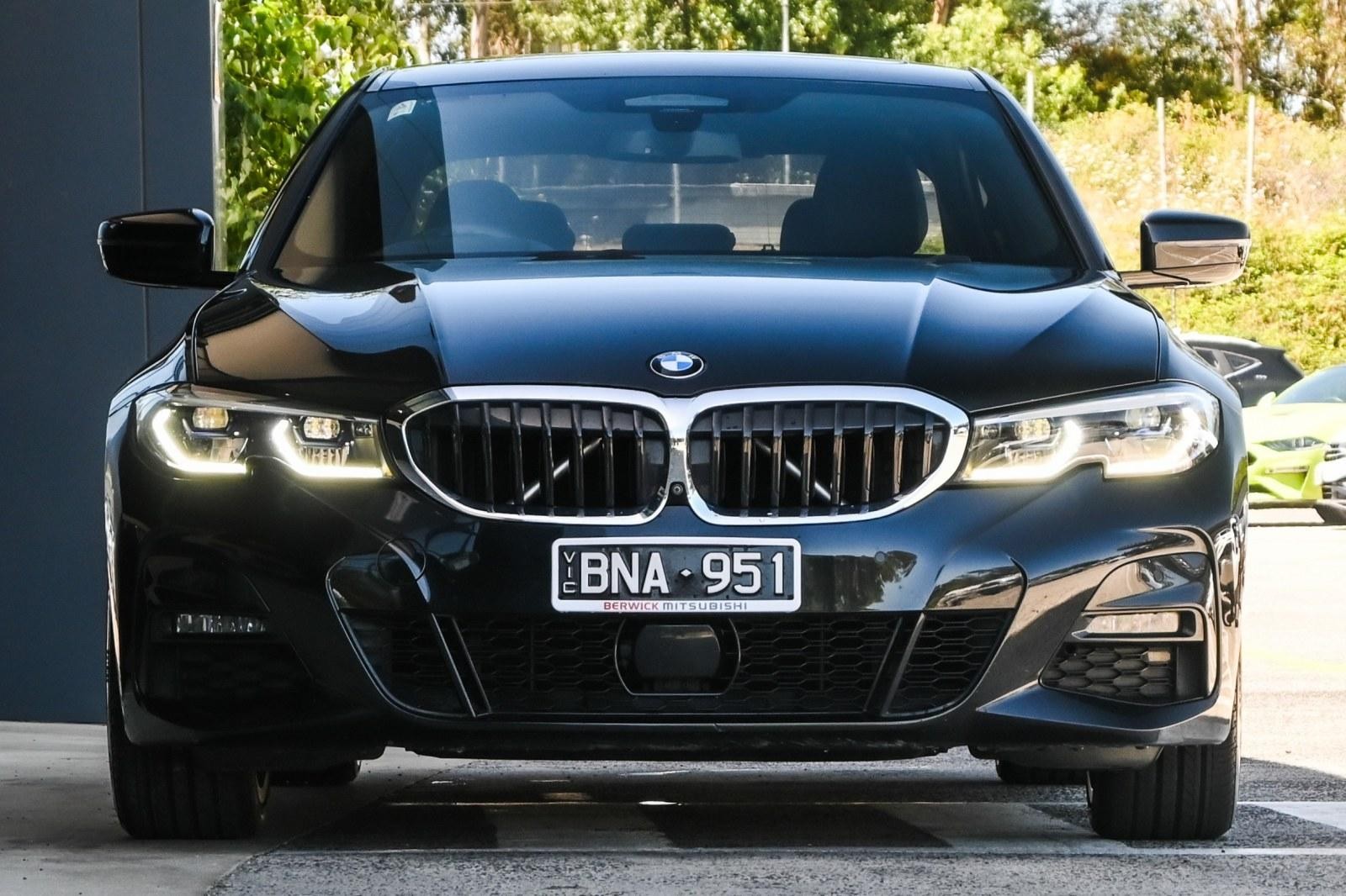 BMW 3 Series image 2