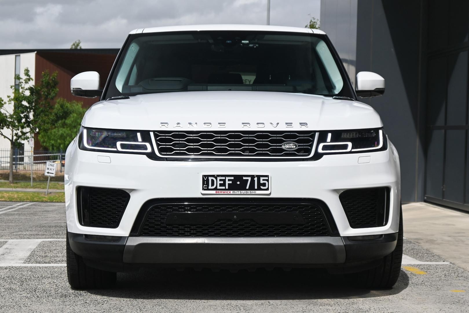 Land Rover Range Rover Sport image 2